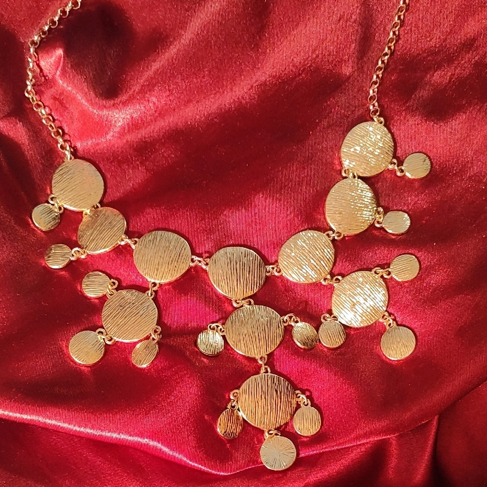 Elegant Gold Tone Connected Discs Bib Style Statement Necklace